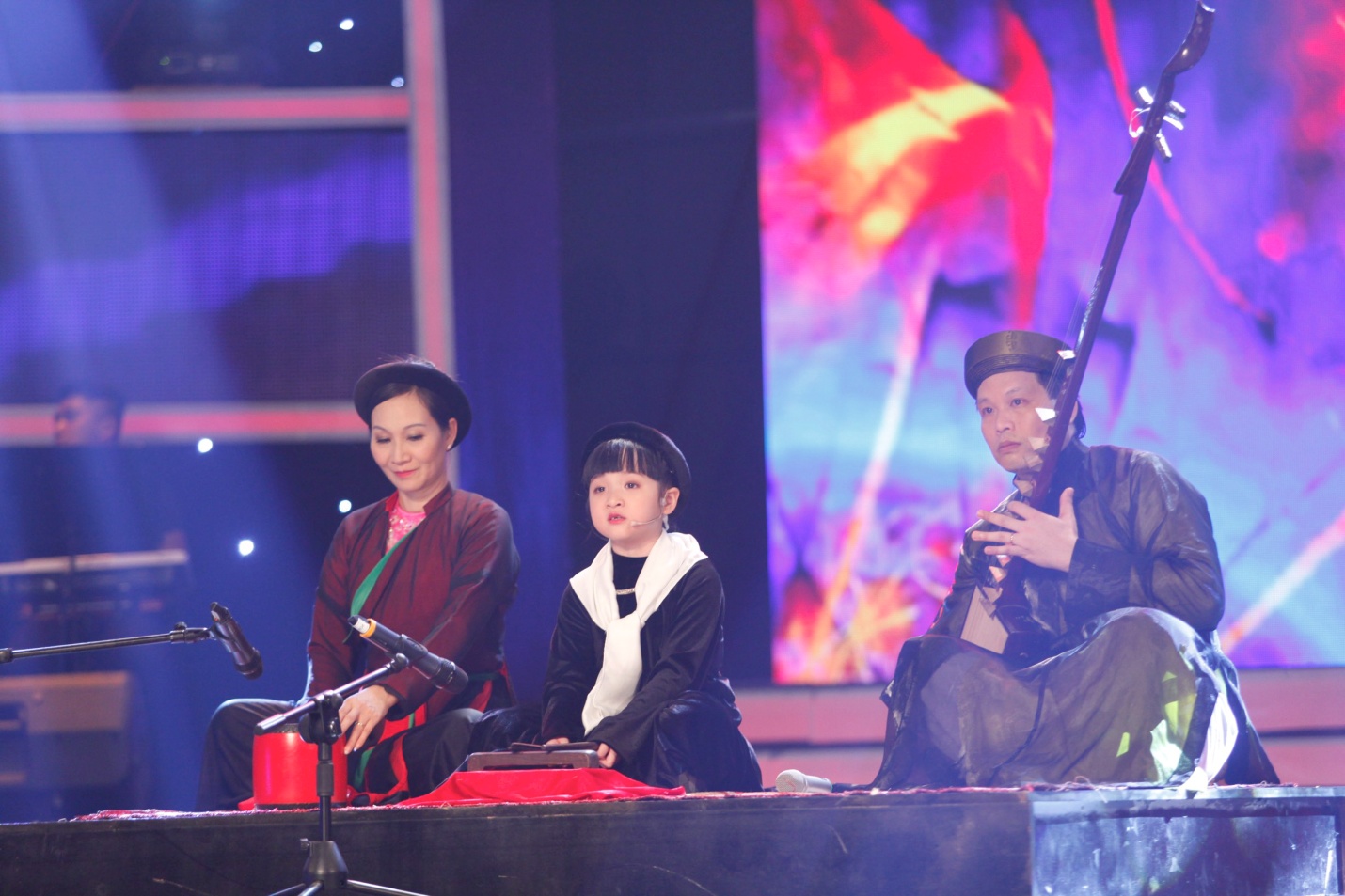 Ngô Phương Bích Ngọc “Công chúa răng sún” tỏa sáng tài năng ở Vietnam’s Got Talent 2015