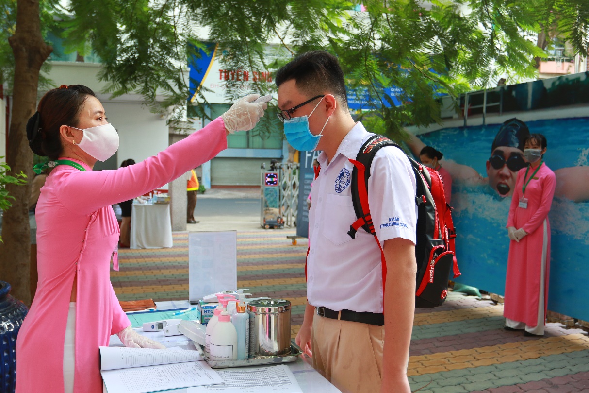 Học sinh Asian School háo hức trở lại trường sau thời gian dài nghỉ học