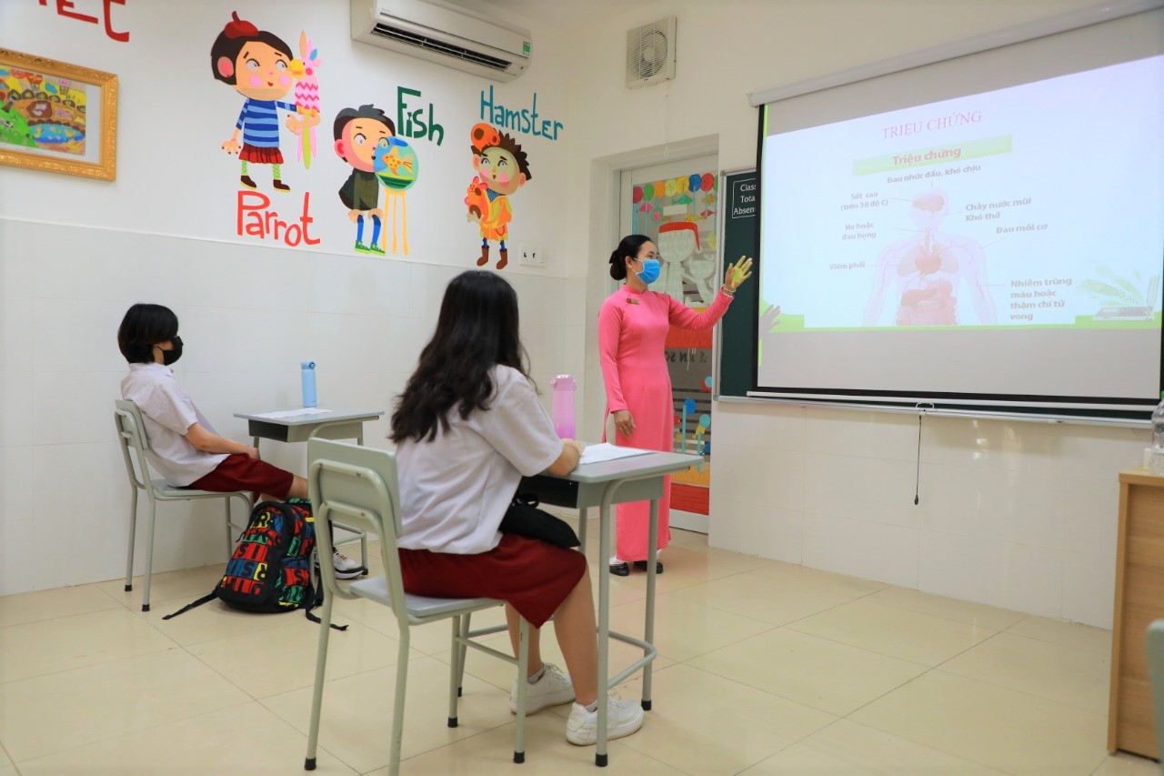 Học sinh Asian School háo hức trở lại trường sau thời gian dài nghỉ học