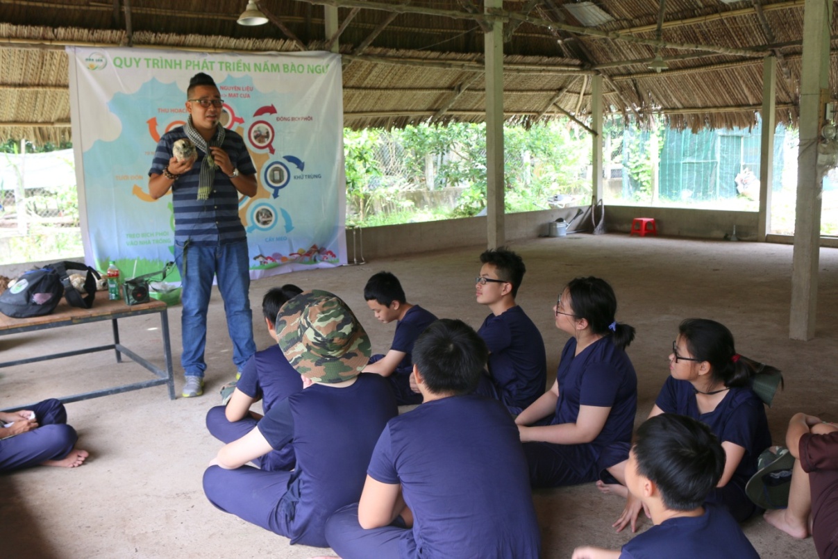 Hóa thân thành nông dân cùng các bạn nhỏ AHS