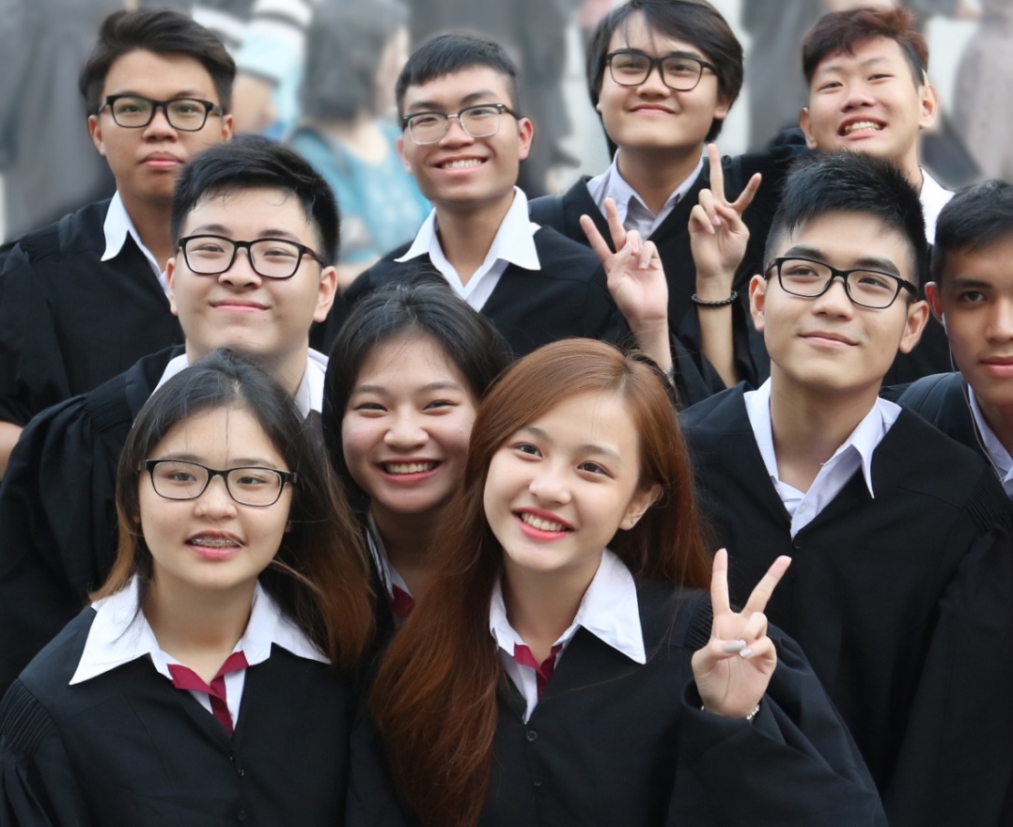 Trang trọng Lễ tốt nghiệp phong cách Hoa Kỳ của Trường Quốc tế Á Châu
