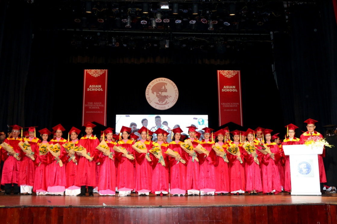 Lễ tốt nghiệp vinh danh các tân tú tài của Trường Quốc tế Á Châu