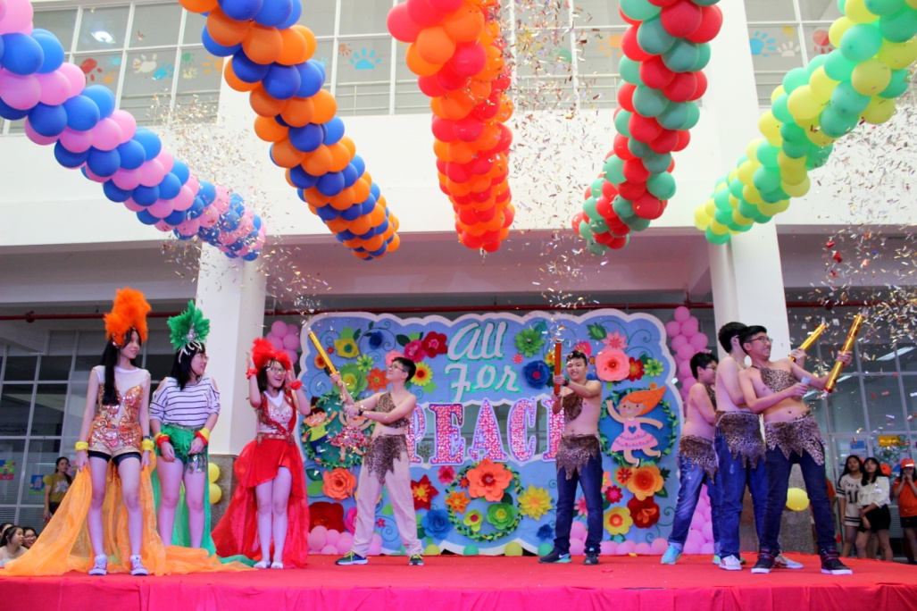 Đặc sắc chùm ảnh “Spring Carnival 2017” của học sinh AHS