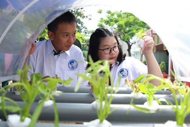 Môn Hoạt động trải nghiệm, hướng nghiệp - Khối THPT - Chương trình 2018...