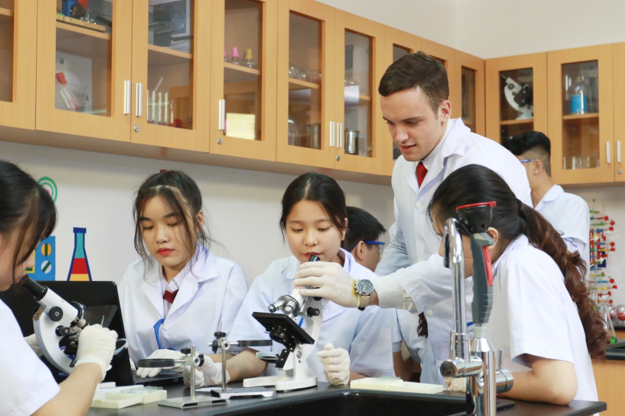 Môn Tin học - Khối THPT - Chương trình 2018