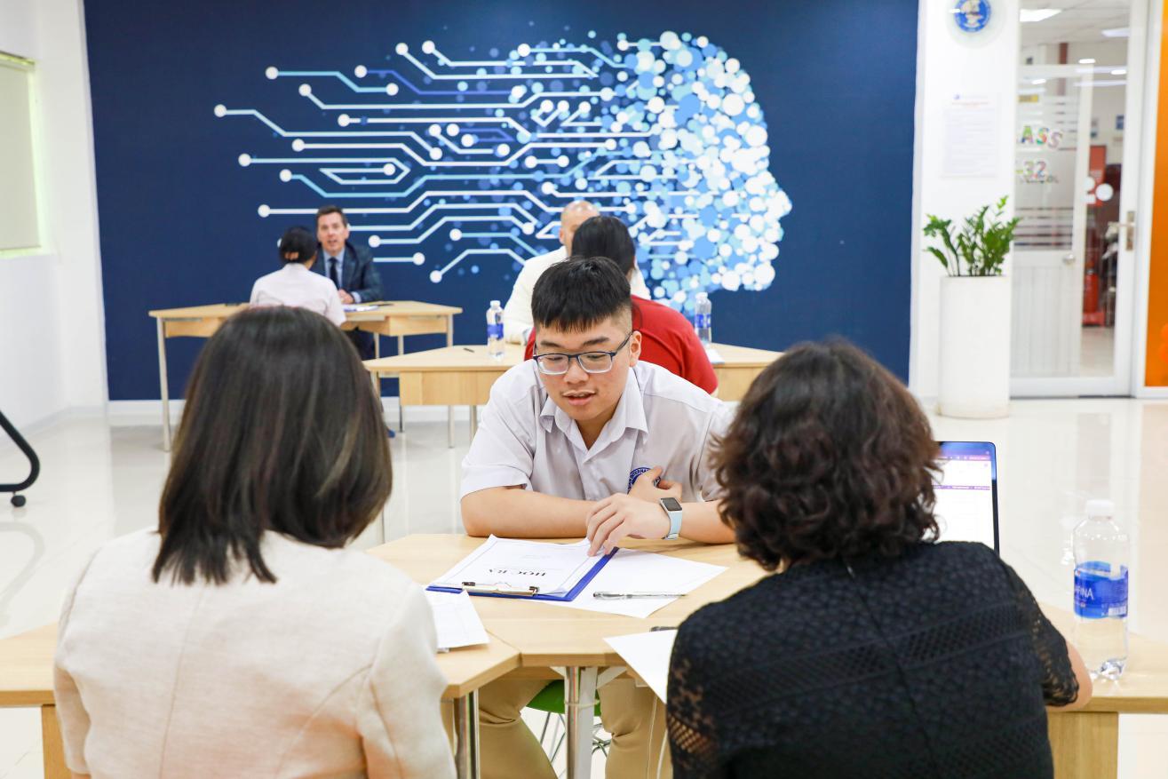 Chàng trai Asian School đạt học bổng 100.000 CAD trường top đầu Canada<img src='/App_Themes/Default/Images/iconnew.gif' alt='' />